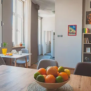  Hostal Temple House Bulgaria